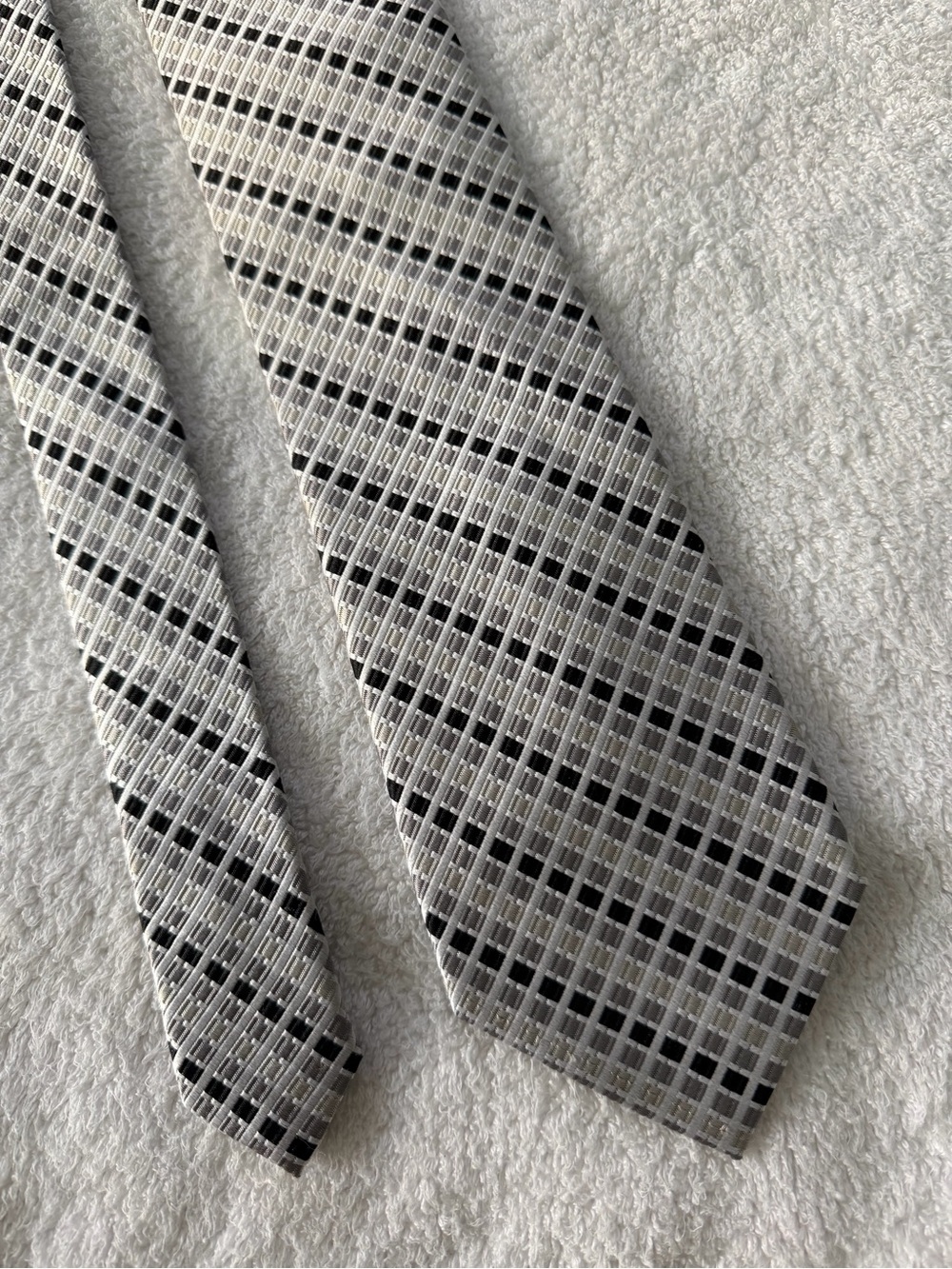 Jos A Bank NWT Silver Black Geometric Woven Jacquard 100% Silk Tie 58 x 3.5